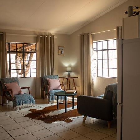 Hello Kruger Hideaway Cottage & Skilpad Studio Marloth Park Extérieur photo
