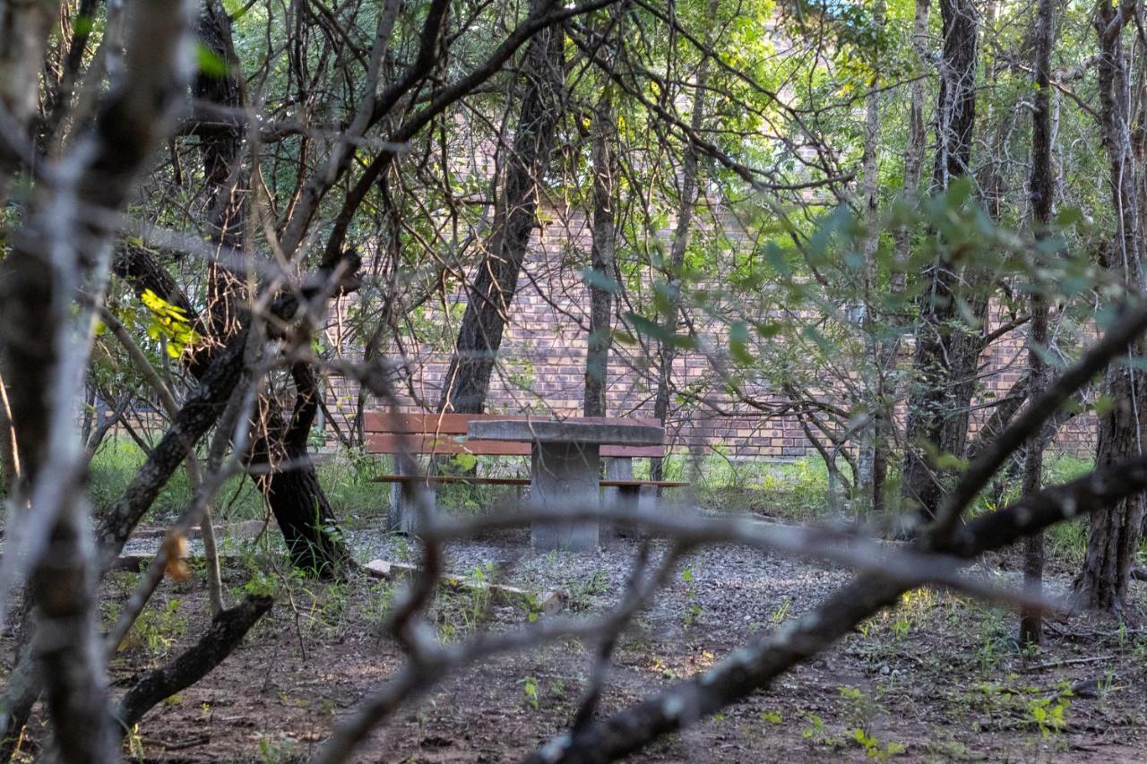 Hello Kruger Hideaway Cottage & Skilpad Studio Marloth Park Extérieur photo