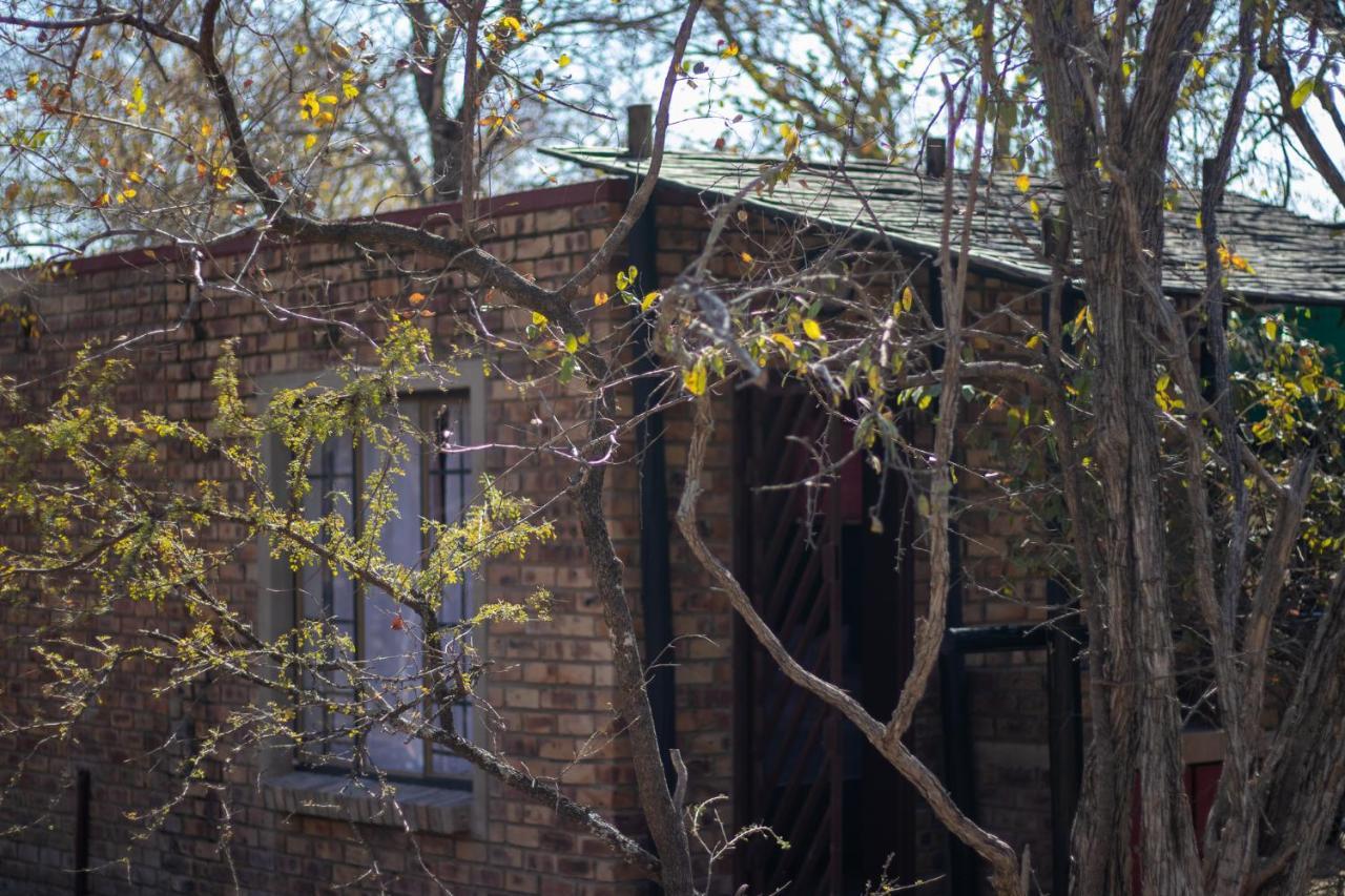 Hello Kruger Hideaway Cottage & Skilpad Studio Marloth Park Extérieur photo
