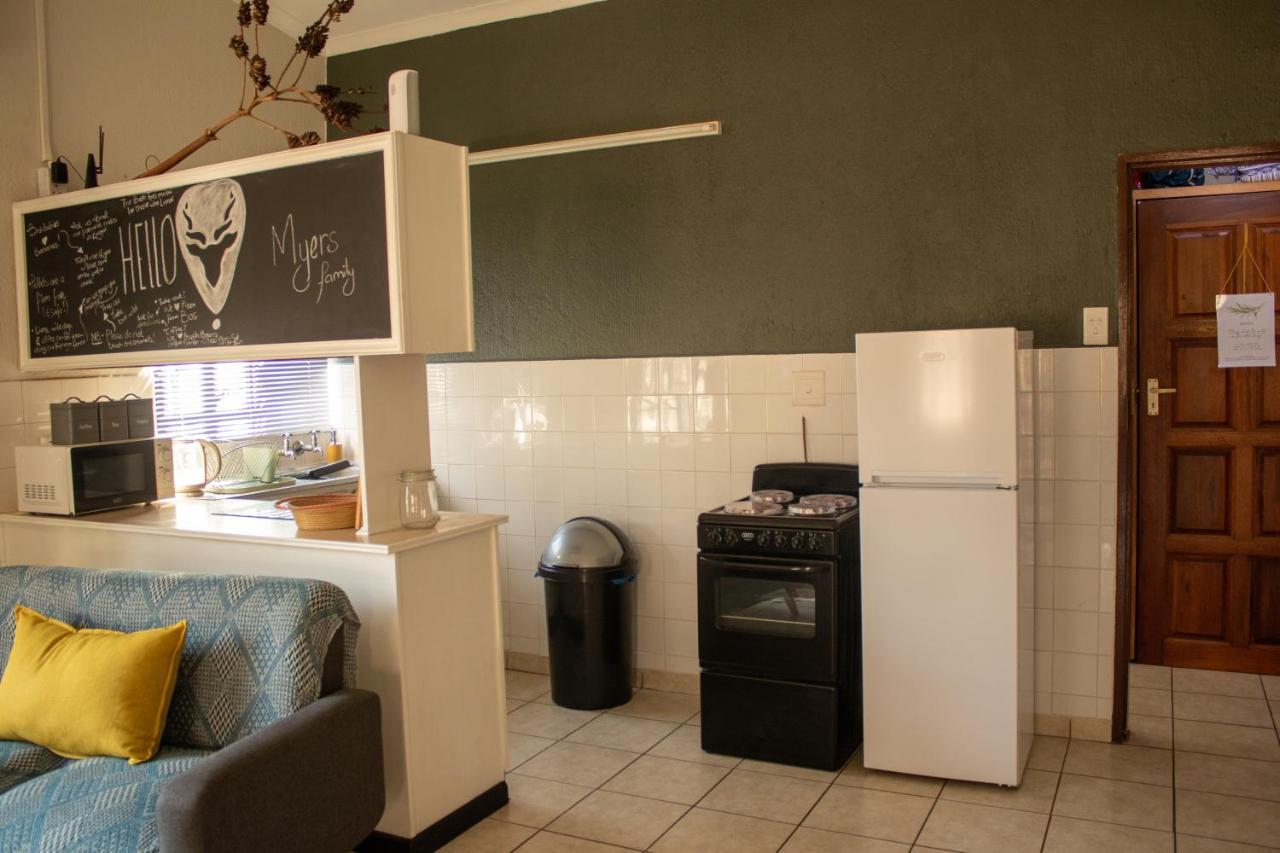 Hello Kruger Hideaway Cottage & Skilpad Studio Marloth Park Extérieur photo